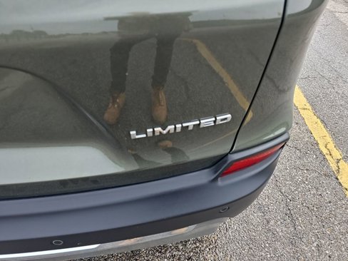 Used 2019 Jeep Cherokee Limited image 12