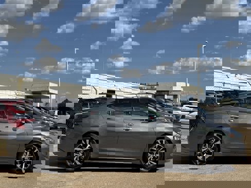 Used 2018 Nissan Maxima Platinum image 4