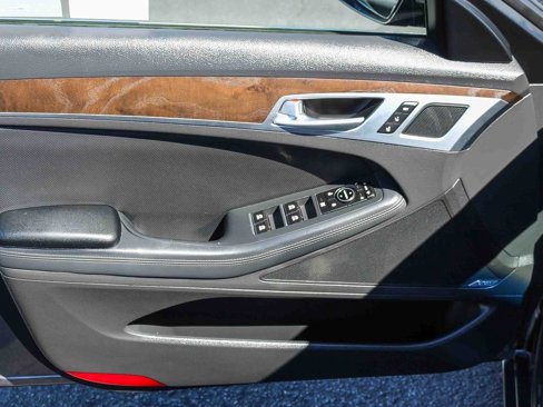 Used 2015 Hyundai Genesis 5.0 image 21