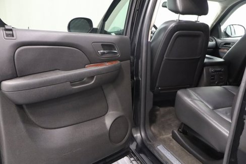 Used 2012 Chevrolet Avalanche LTZ image 11