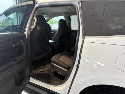 Used 2017 Chevrolet Traverse LT image 22