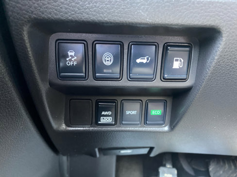 Used 2019 Nissan Rogue SV image 17