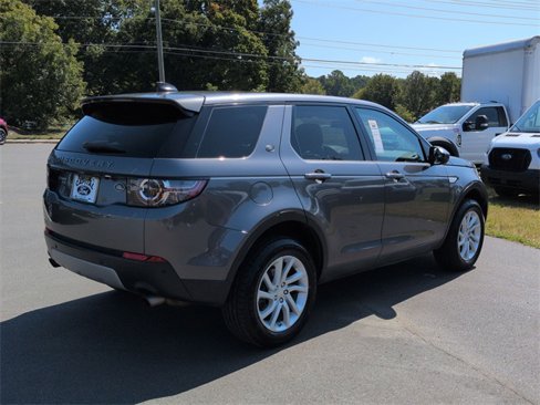 Used 2017 Land Rover Discovery Sport HSE image 13