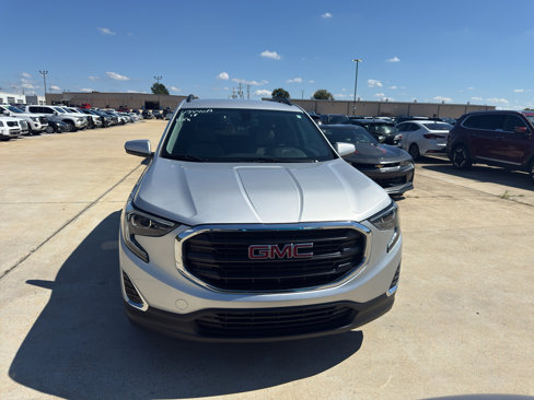 Used 2018 GMC Terrain SLE w/ Driver Convenience Package image 2
