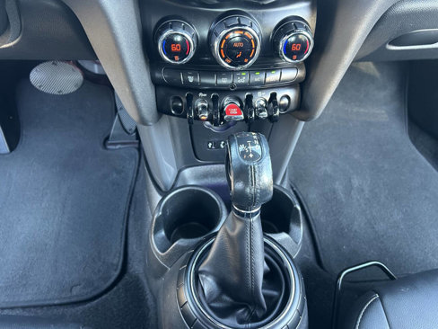 Used 2016 MINI Cooper 4-Door Hardtop image 25