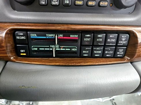 Used 2002 Buick Le Sabre Custom w/ Luxury Pkg image 22