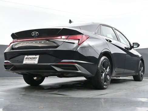 Used 2021 Hyundai Elantra SEL image 41