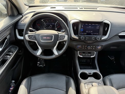 Used 2024 GMC Terrain SLT image 14