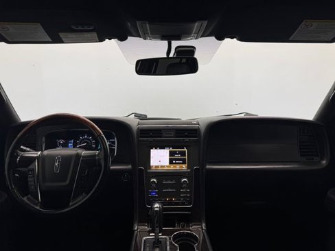 Used 2016 Lincoln Navigator Reserve image 6