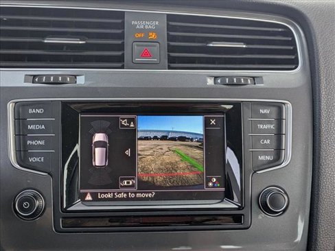 Used 2015 Volkswagen e-Golf SEL Premium image 14