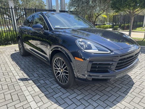 Used 2023 Porsche Cayenne Coupe image 2
