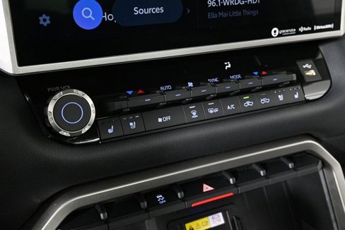 Used 2023 Toyota Tundra Limited image 15