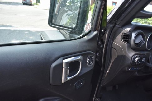 Used 2023 Jeep Wrangler Unlimited image 13