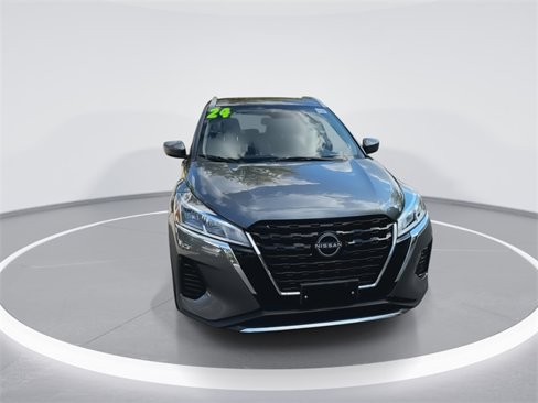 Used 2024 Nissan Kicks SV image 2