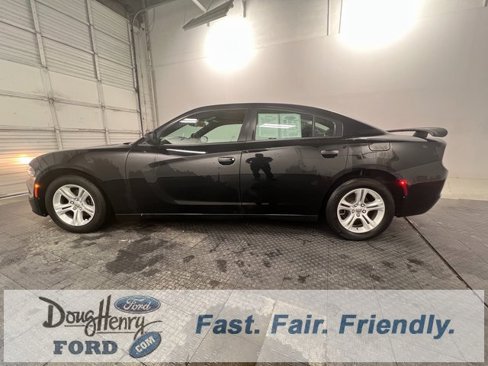 Used 2020 Dodge Charger SXT image 4