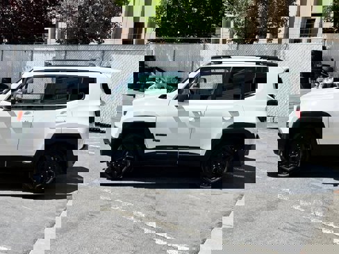 Used 2018 Jeep Renegade Sport w/ Power & Air Group image 4