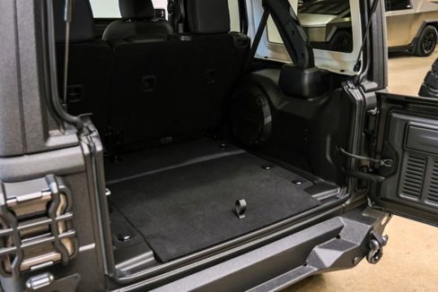Used 2024 Jeep Wrangler Unlimited Sport image 41