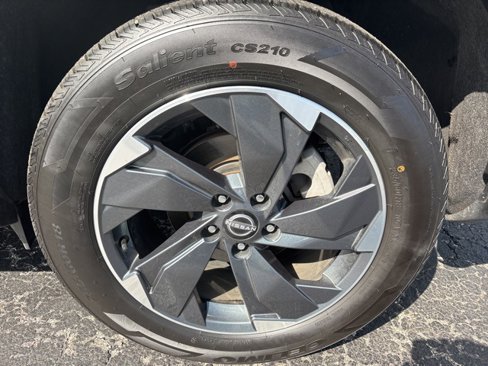 Used 2024 Nissan Rogue SV image 27
