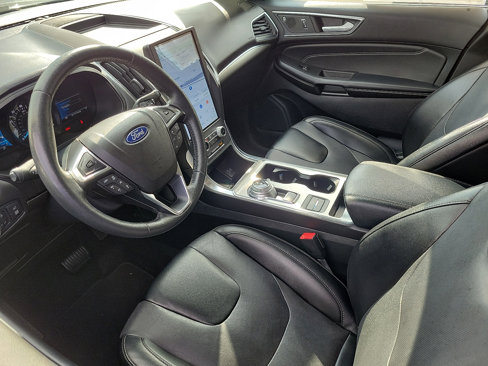 Used 2022 Ford Edge Titanium w/ Equipment Group 301A image 3