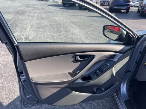 Used 2016 Hyundai Elantra SE image 17