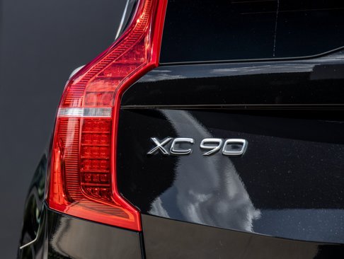 Used 2017 Volvo XC90 T8 R-Design w/ Vision Package image 11
