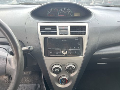 Used 2012 Toyota Yaris Sedan image 15