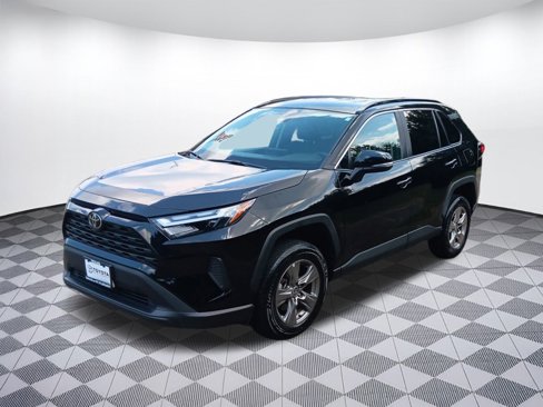 Used 2023 Toyota RAV4 XLE image 2