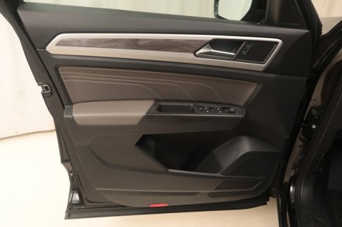 Used 2022 Volkswagen Atlas Cross Sport SE image 30