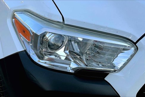 Used 2017 Toyota Tacoma SR image 27