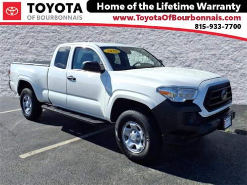 Used 2022 Toyota Tacoma SR image 1