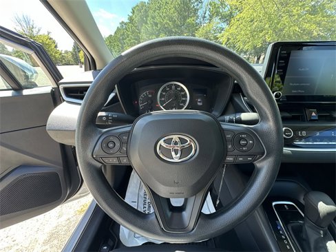 Used 2022 Toyota Corolla LE image 14