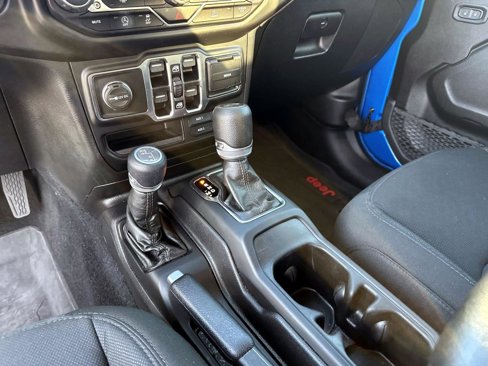 Used 2022 Jeep Wrangler Unlimited Sport image 24