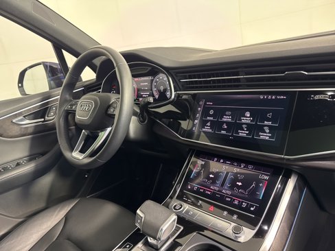 Used 2021 Audi Q7 3.0T Prestige image 9