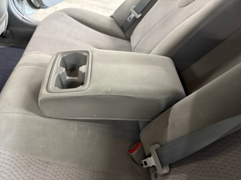 Used 2010 Toyota Camry LE image 35