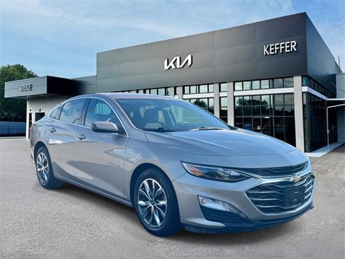 Used 2023 Chevrolet Malibu LT image 2