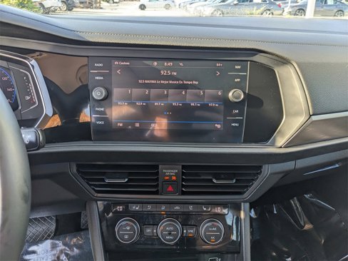 Certified 2020 Volkswagen Jetta SEL Premium image 22