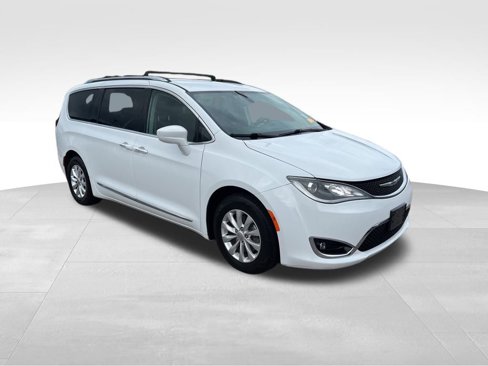 Used 2019 Chrysler Pacifica Touring-L image 8