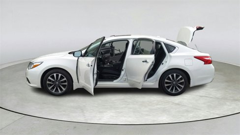 Used 2017 Nissan Altima 2.5 SV w/ Convenience Package image 11