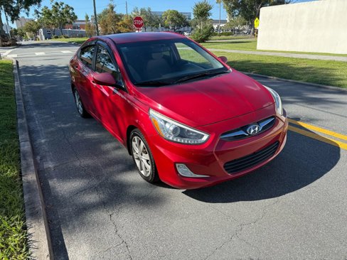 Used 2014 Hyundai Accent GLS w/ Option Group 2 image 3