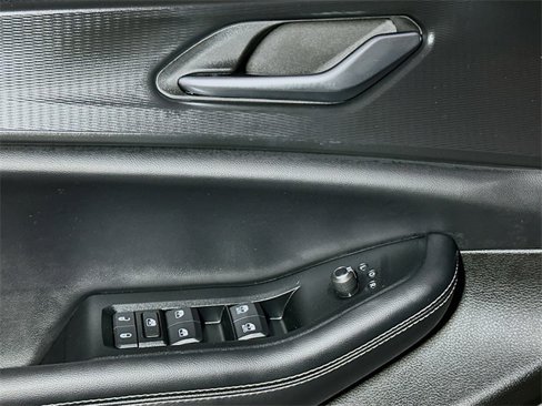 Used 2023 Jeep Grand Cherokee Altitude image 9