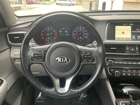 Used 2016 Kia Optima EX w/ Premium Package image 12