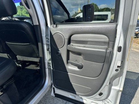 Used 2005 Dodge Ram 2500 Truck SLT image 18