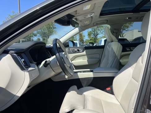 Used 2020 Volvo XC60 T5 Inscription w/ Protection Package image 11
