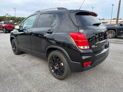 Used 2022 Chevrolet Trax LT w/ Midnight Edition image 6