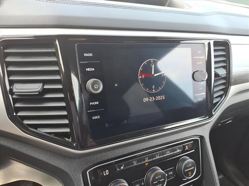 Used 2022 Volkswagen Atlas Cross Sport SE image 18