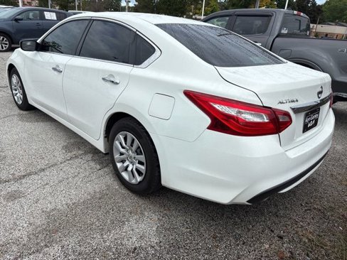 Used 2017 Nissan Altima 2.5 S w/ Power Driver Seat Package image 5