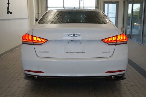Used 2015 Hyundai Genesis 3.8 image 12