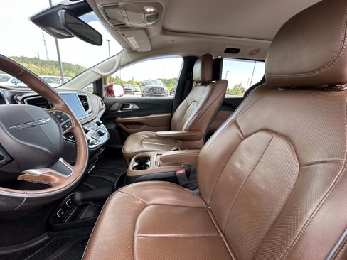 Used 2019 Chrysler Pacifica Limited w/ Tire & Wheel Group image 24