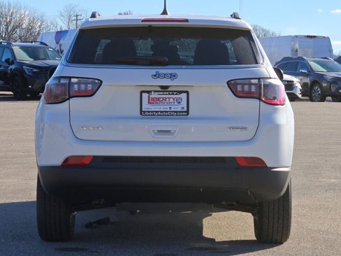 New 2025 Jeep Compass Latitude image 13