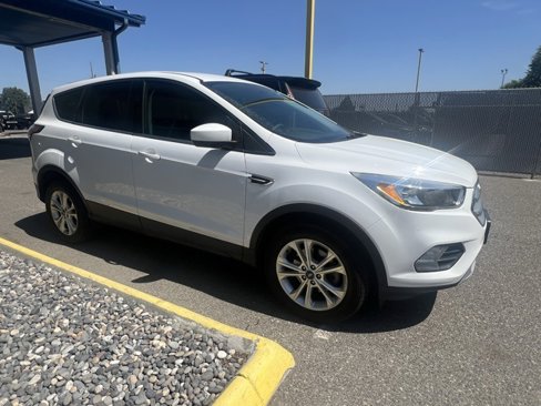 Used 2017 Ford Escape SE image 1